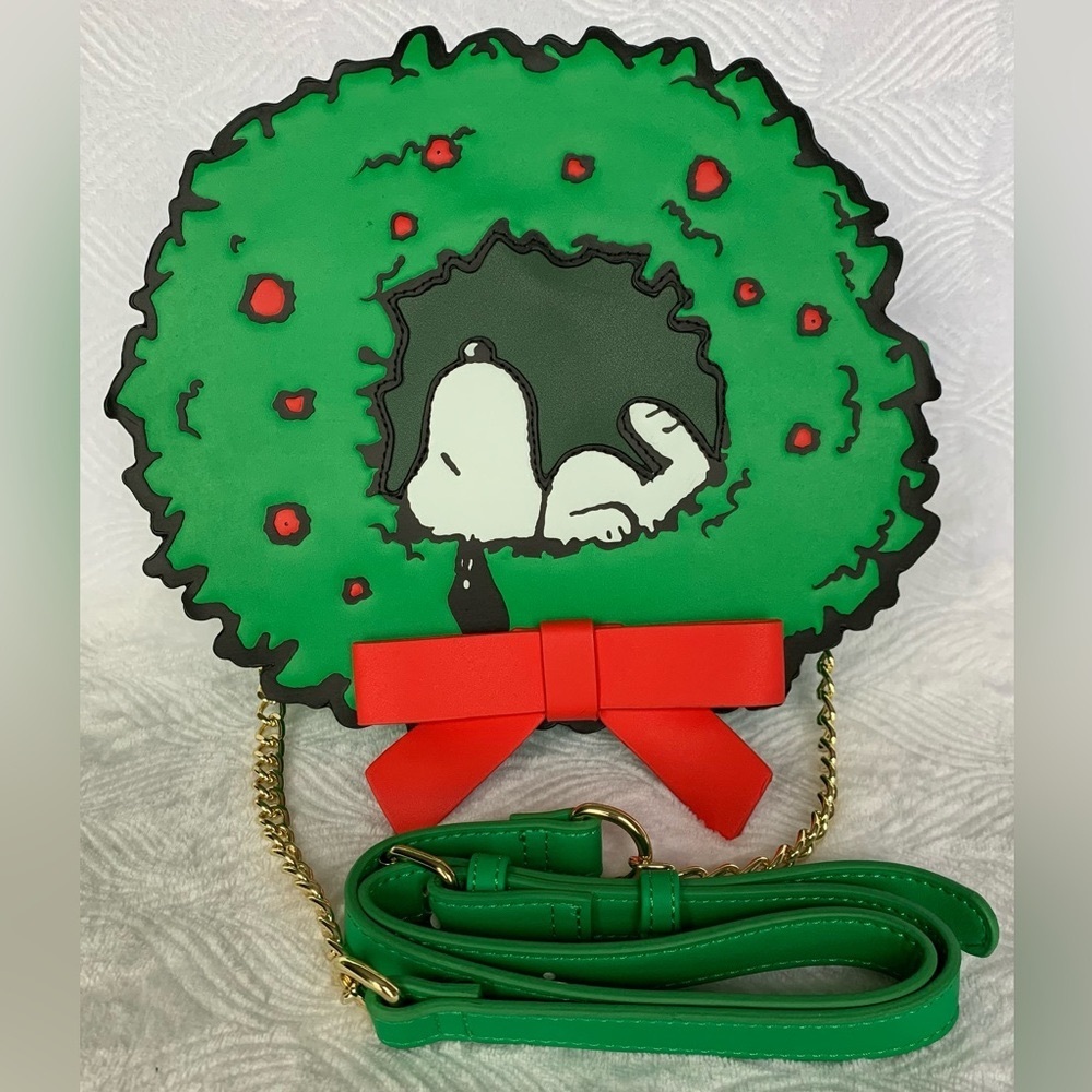 SALE - Loungefly Peanuts Snoopy Light-Up Christmas Holiday Wreath Crossbody Bag